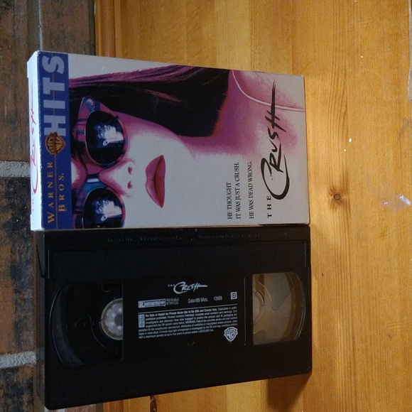 6/$15 The Crush mystery thriller VHS tape - Picture 6 of 7